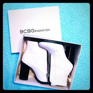 BCBG Pilar ZIP-Front Boots!